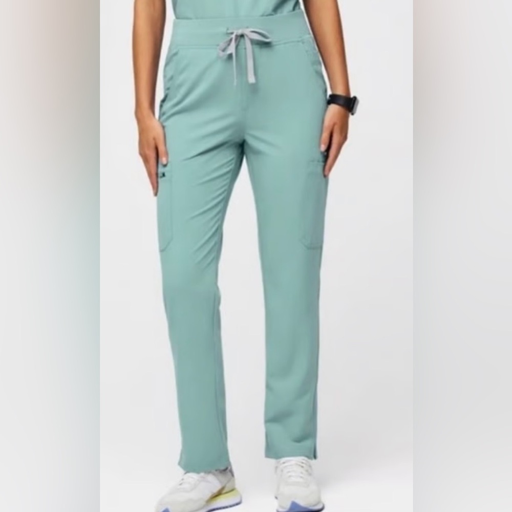 Figs Limited Edition HW Yola Scrub Pants in Seaglass. Size Small Tall. NWT.